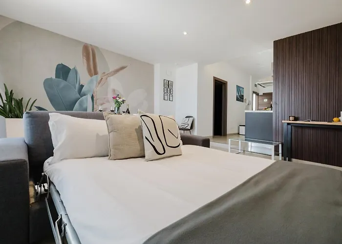 Fl9 Thelodge-sea View W Huge Terrace By Homely